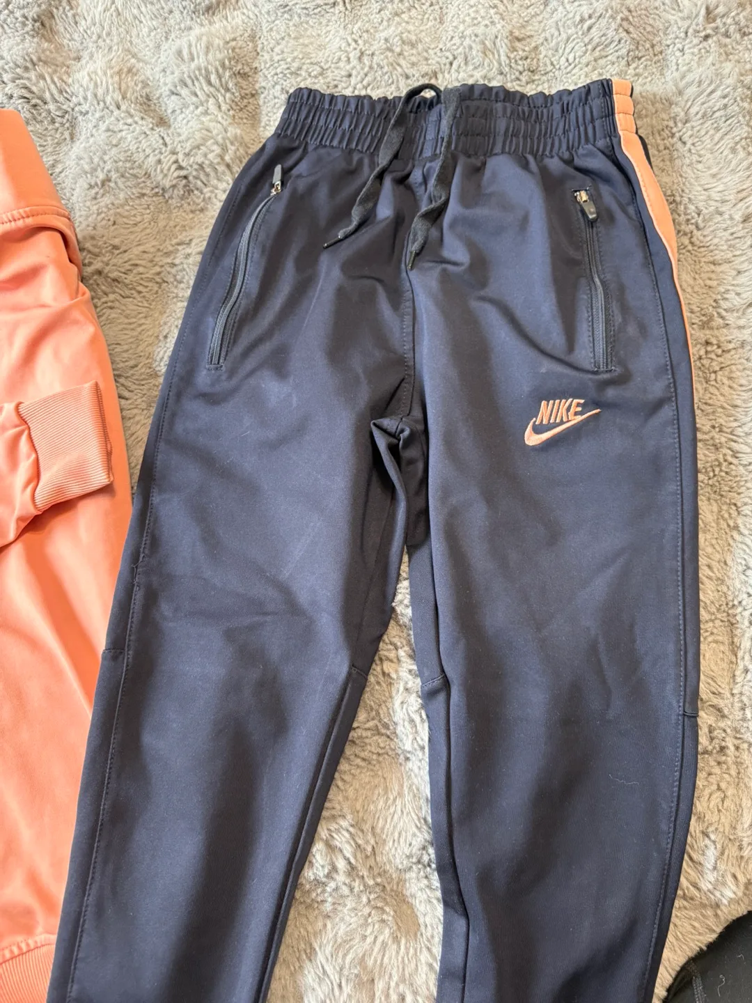 Nike tracksuit, size 8 years image indicator(3)