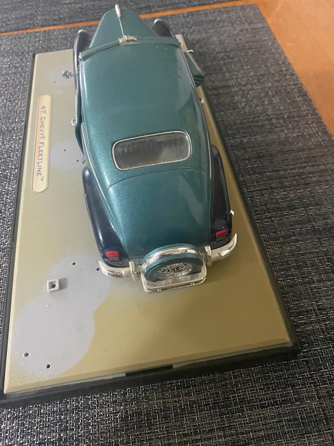 1:18 Scale 1947 Chevy Fleetline Model Car image indicator(3)