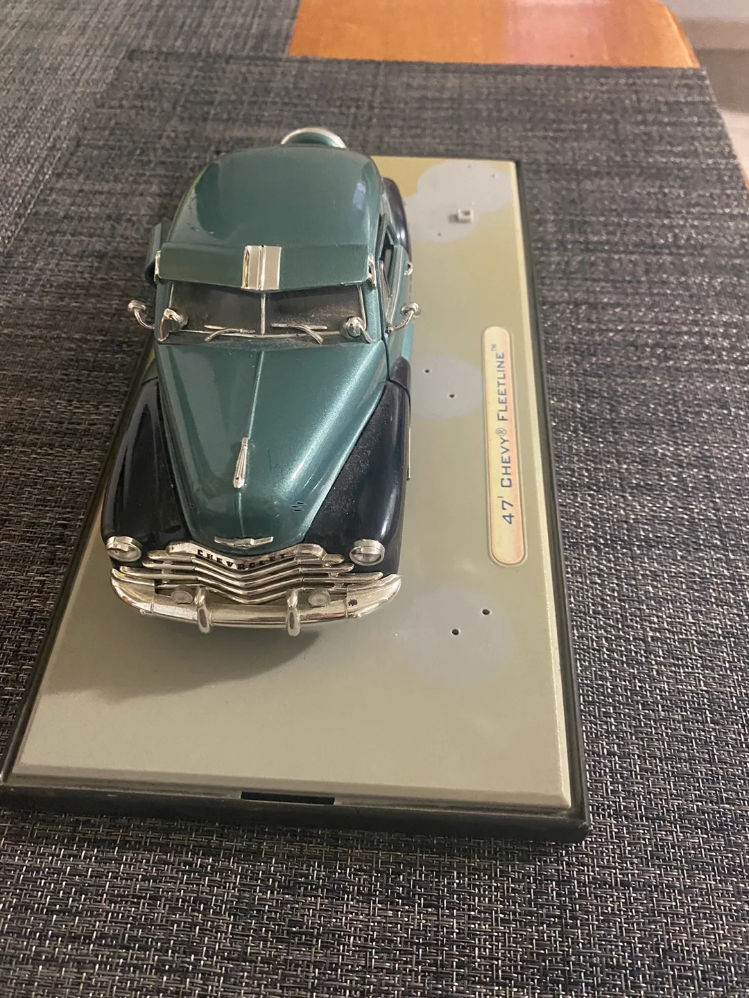 1:18 Scale 1947 Chevy Fleetline Model Car thumbnail