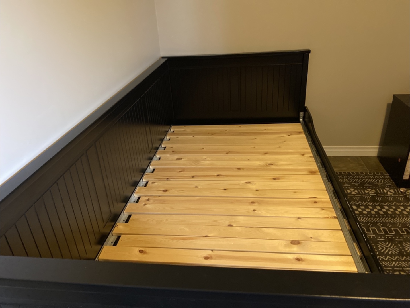 Black Daybed with Three Drawers Moving out need gone 🏒 - photo 4