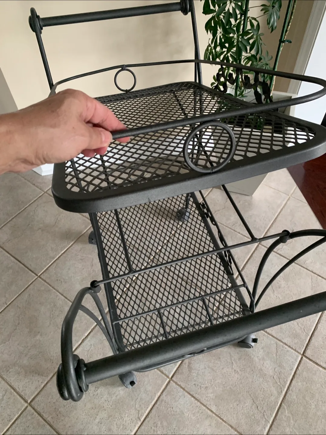 Black Metal Two-Tier Serving Cart image indicator(3)