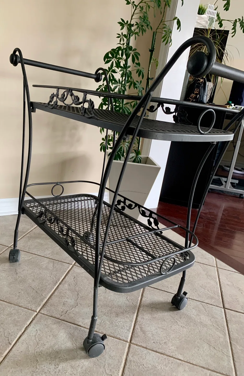 Black Metal Two-Tier Serving Cart image indicator(5)