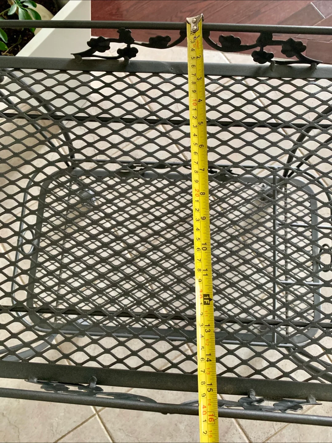 Black Metal Two-Tier Serving Cart image indicator(7)