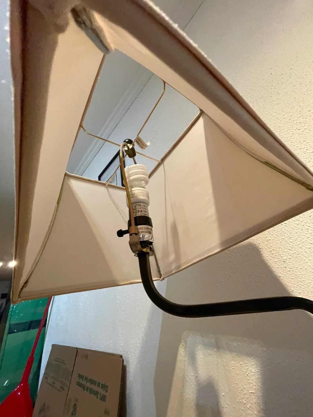 Floor Lamp with Side Table image indicator(4)