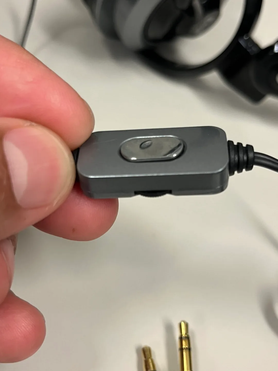 HP Stereo Headset with Microphone image indicator(5)