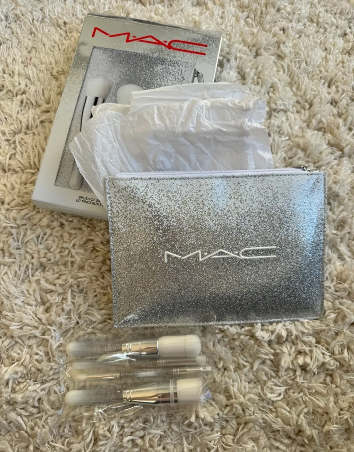 MAC Brush Set - New in Box image indicator(2)