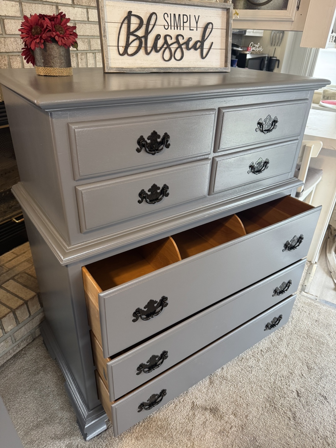✨✨ BEAUTIFUL GRAY TALL 7 DRAWER DRESSER BY KLINE ✨✨ - photo 4