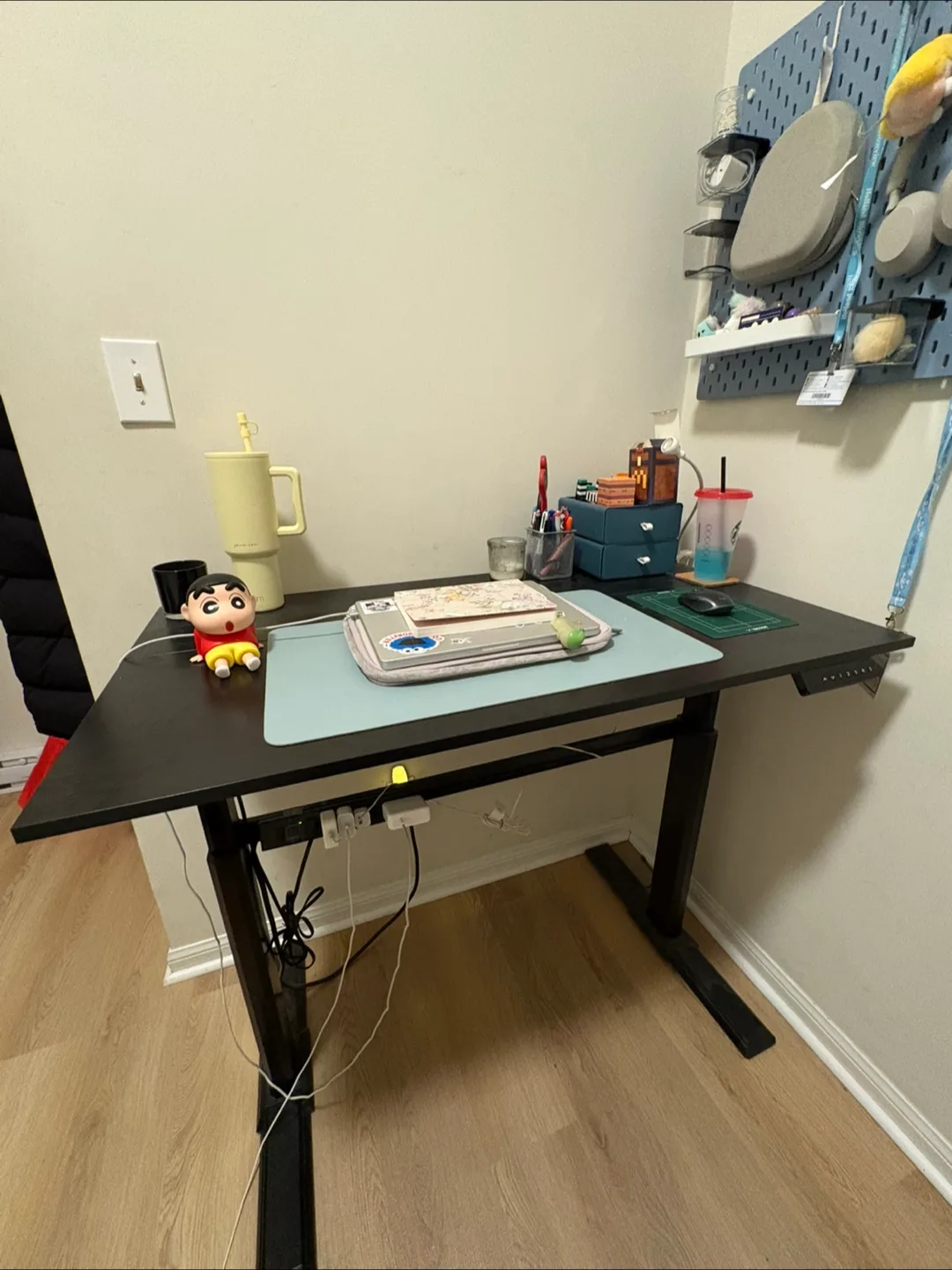 Electric Standing Desk - Height Adjustable thumbnail