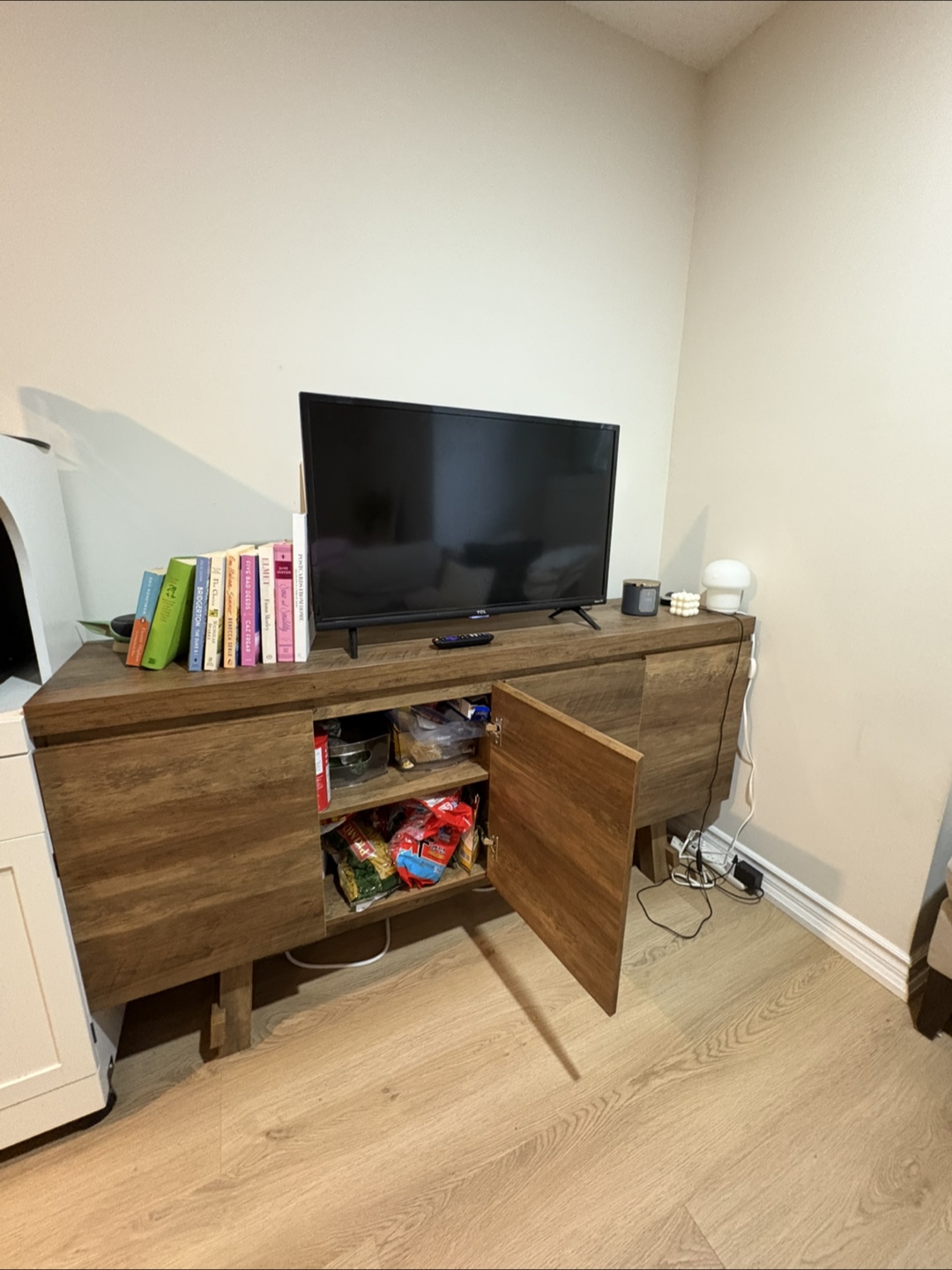 Media Console: MUST PICK UP TODAY - photo 2