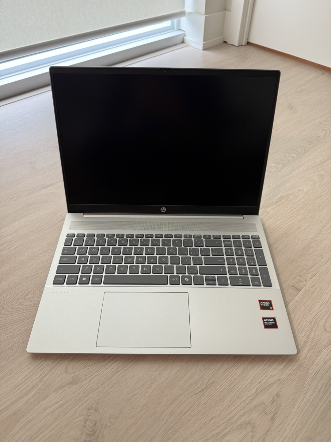HP Pavilion Laptop - Silver - photo 2