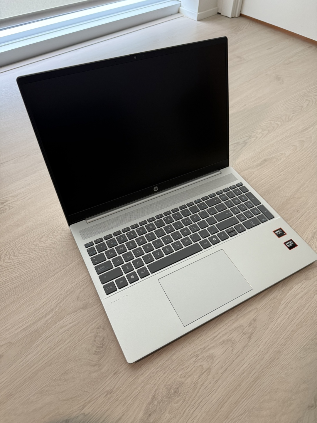 HP Pavilion Laptop - Silver - photo 3