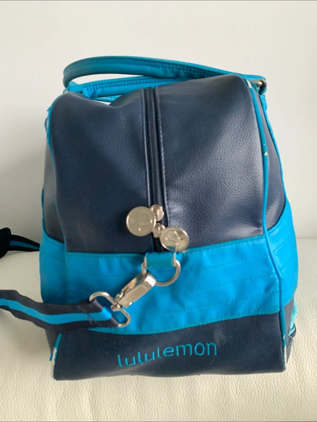 Large Vintage Authentic Lululemon bag image indicator(3)