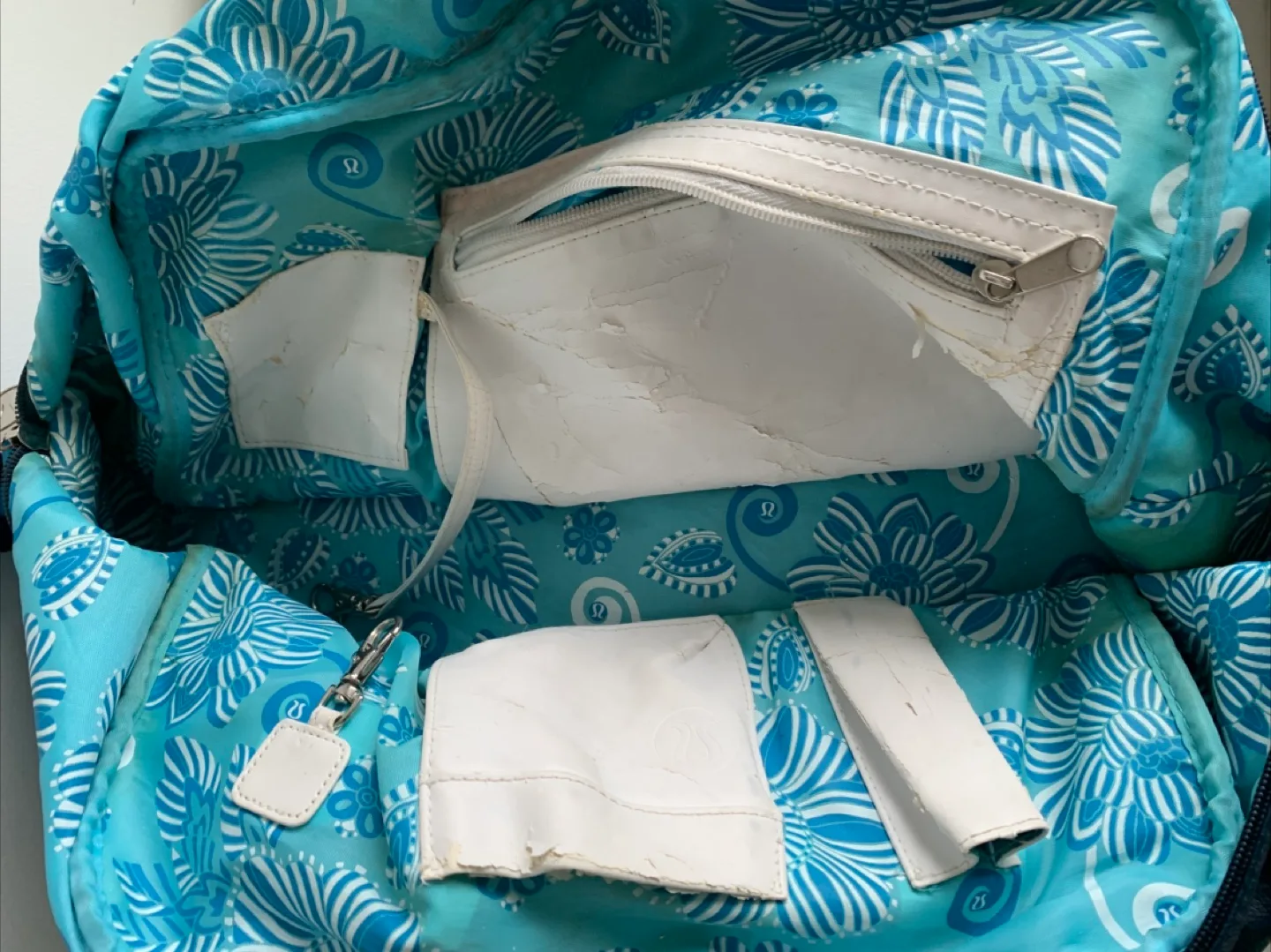 Large Vintage Authentic Lululemon bag image indicator(7)