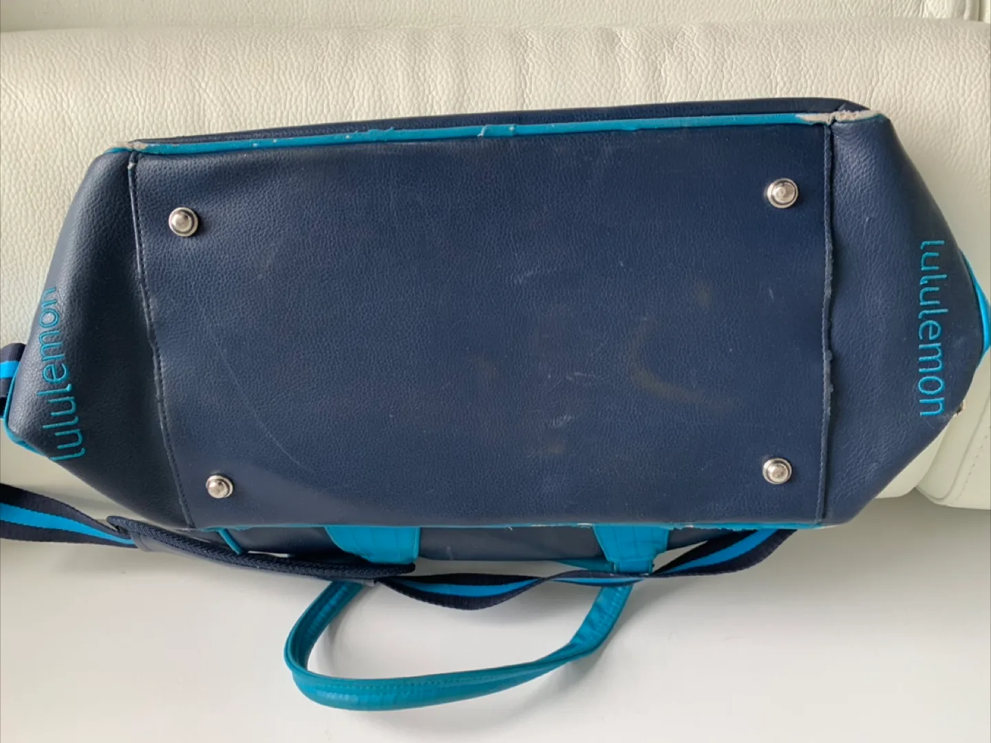 Large Vintage Authentic Lululemon bag image indicator(10)