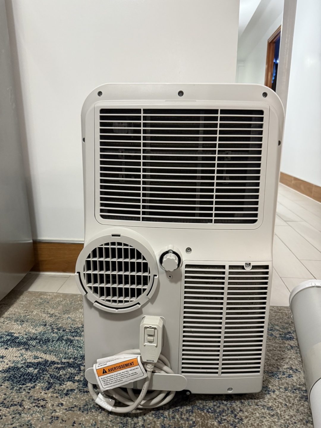 Insignia Portable AC Unit - photo 4