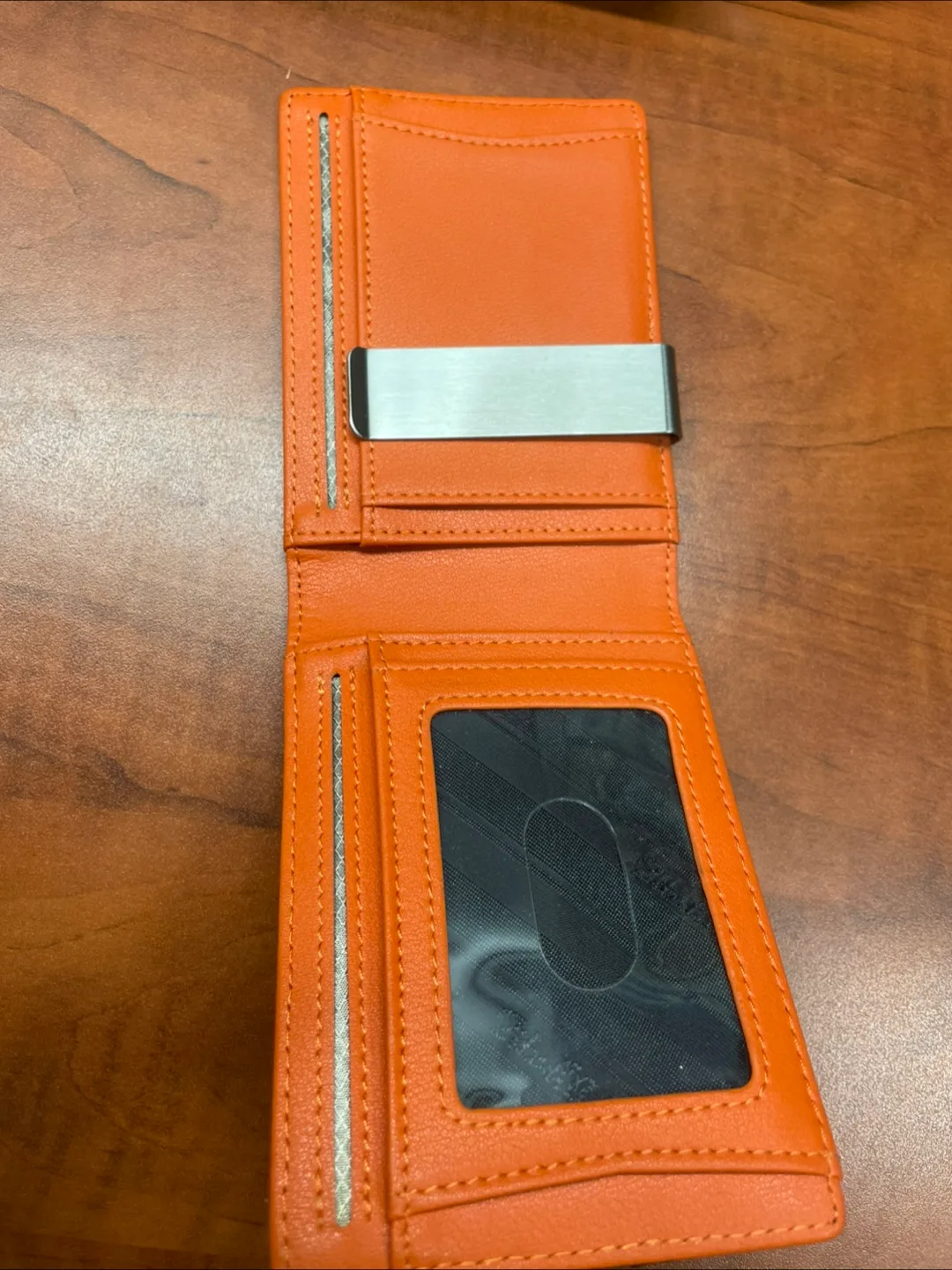 Slim Bifold Wallet with Money Clip image indicator(3)