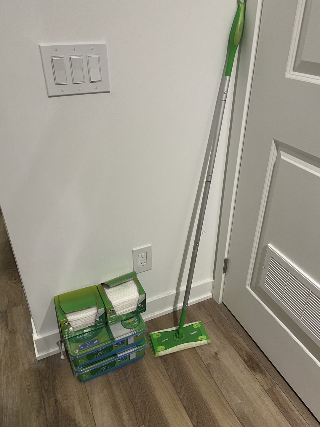 Swiffer WetJet Cleaning Supplies Bundle