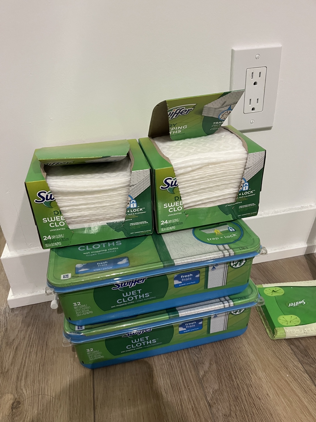 Swiffer WetJet Cleaning Supplies Bundle - photo 2