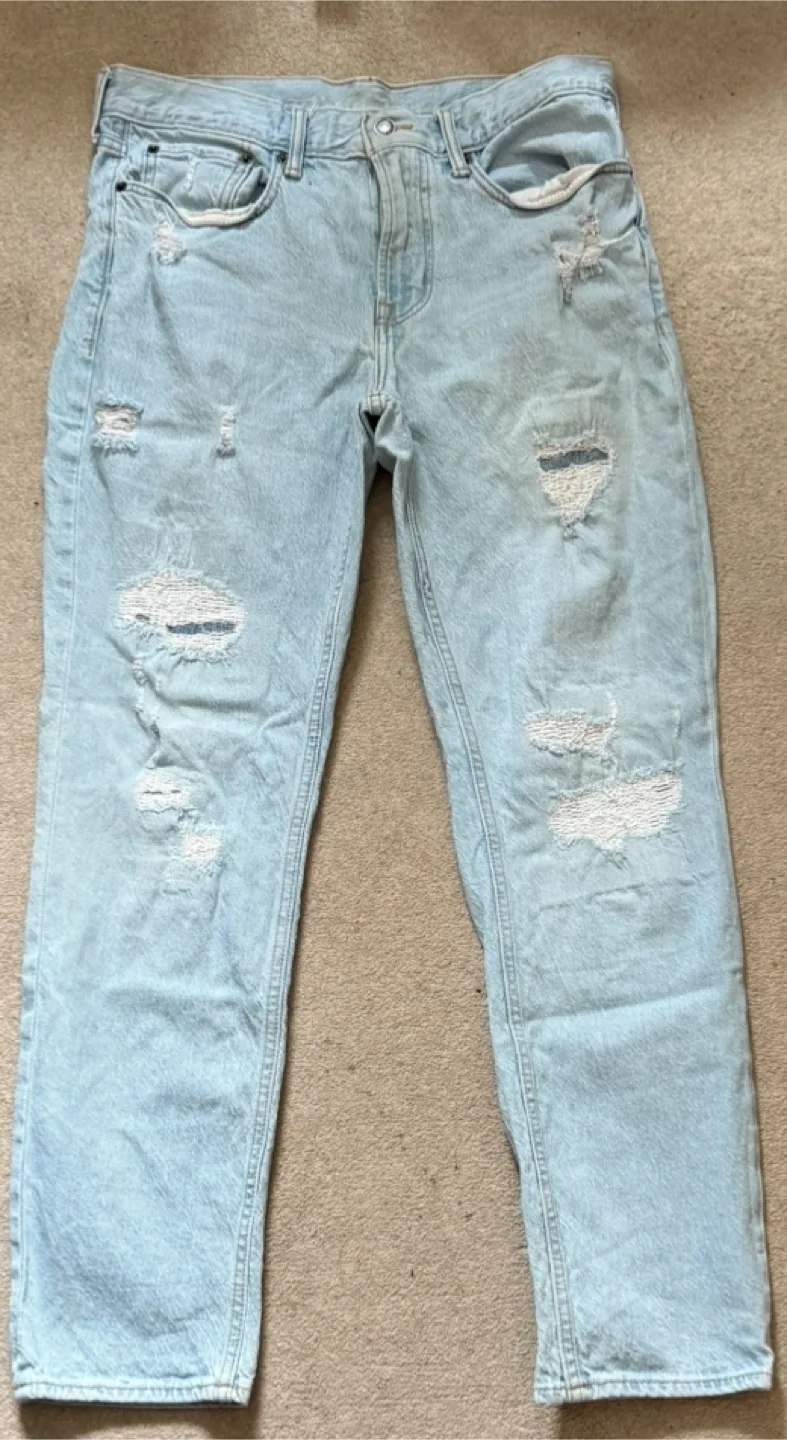 Old Navy Men's Light Wash Distressed Jeans thumbnail