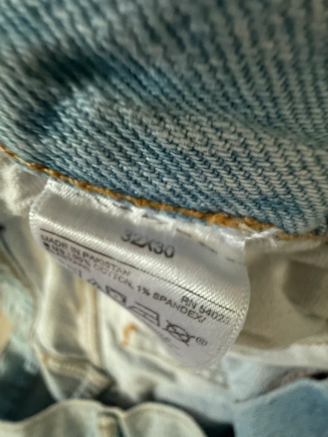 Old Navy Men's Light Wash Distressed Jeans image indicator(3)