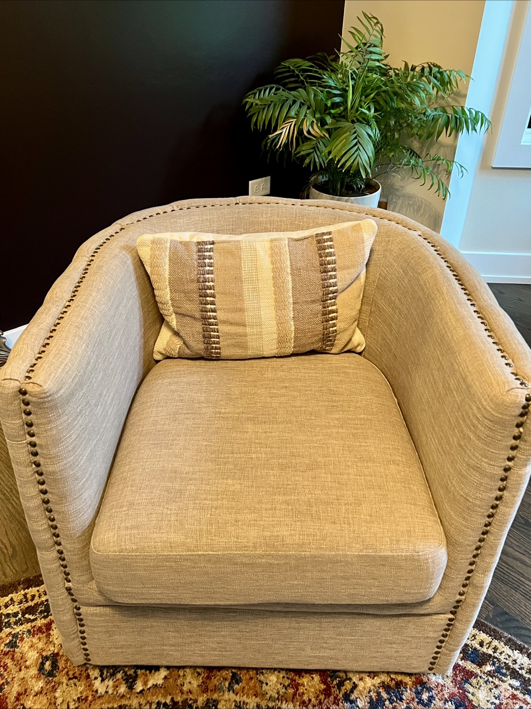 4 Beige/Neutral Swivel Accent Club Chairs - photo 2