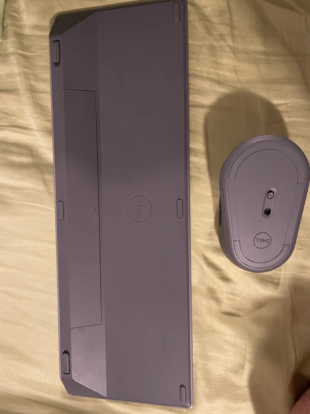 Dell Premier Multi-Device Wireless Keyboard and Mouse - KM7321W image indicator(2)