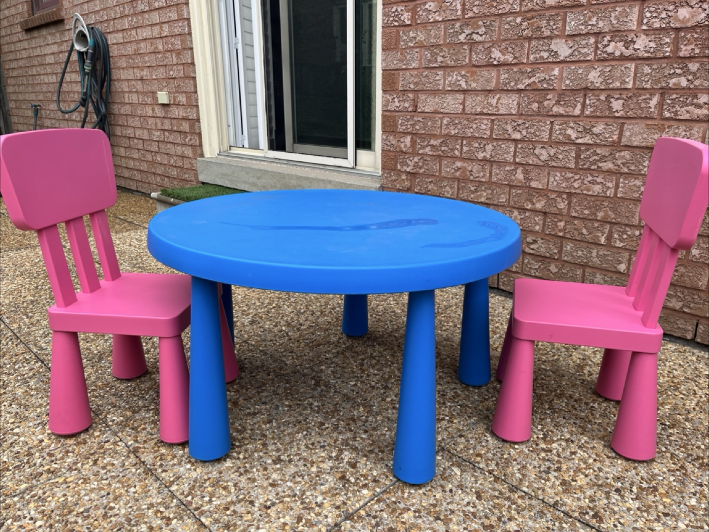 Kids Table and Chairs Set