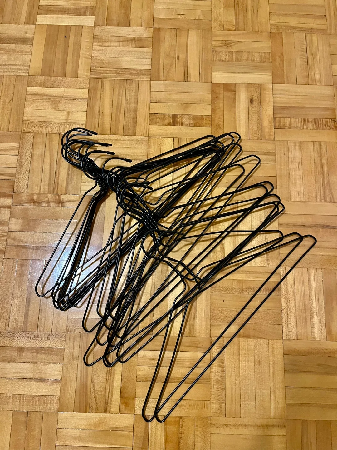 20 Black Wire Hangers thumbnail