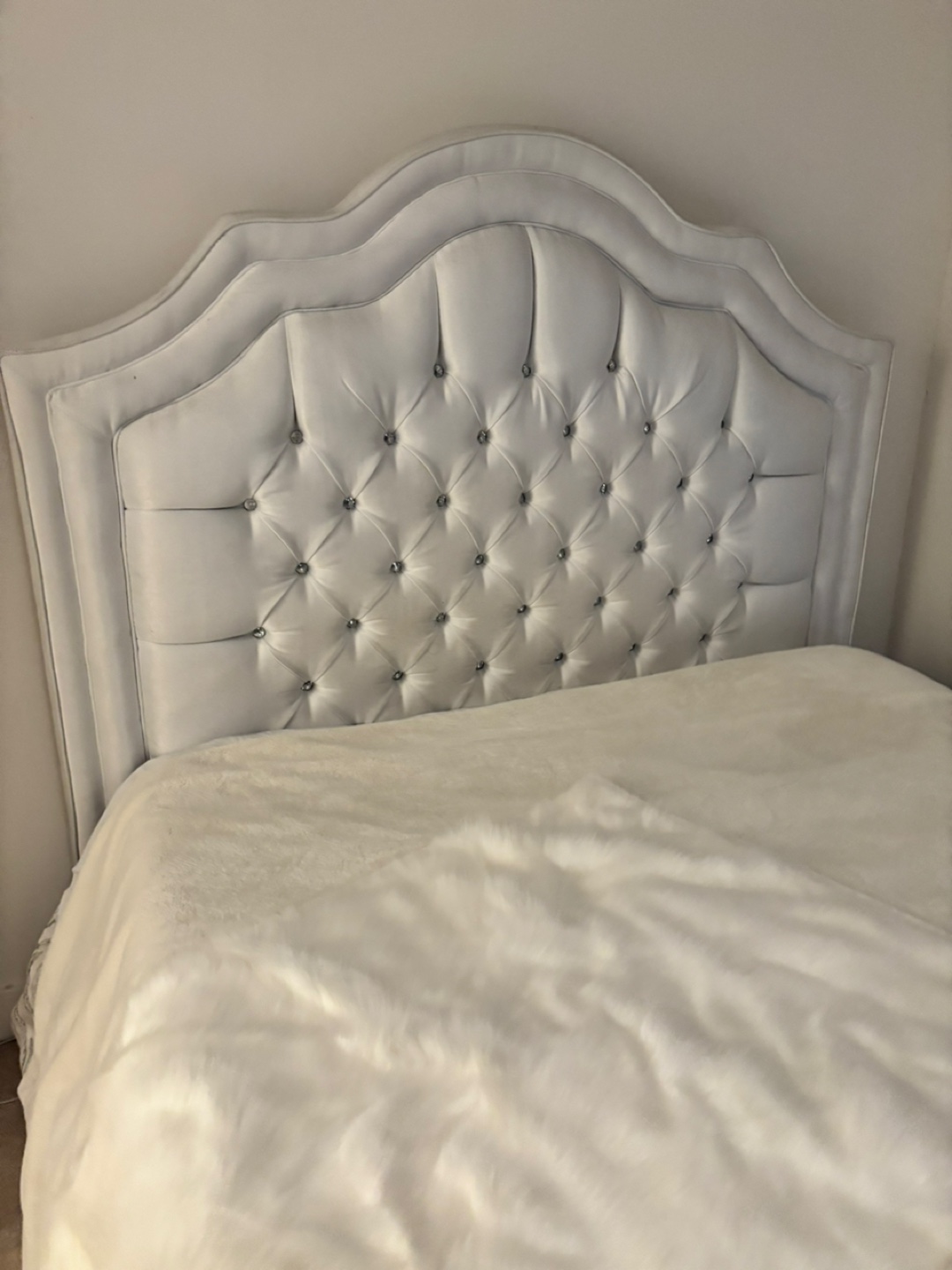 Queen Size Upholstered Bed Frame with Bench - photo 4