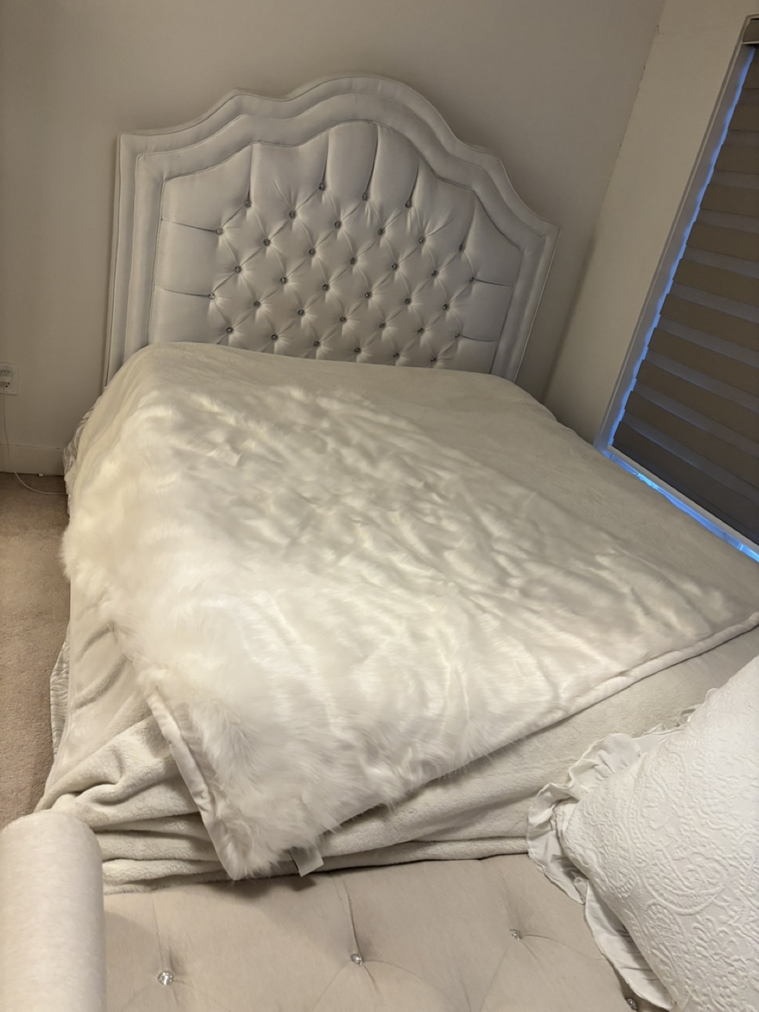 Queen Size Upholstered Bed Frame with Bench - photo 5