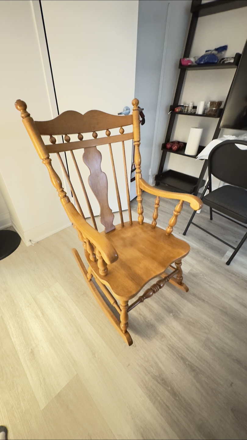 Wooden Rocking Chair - photo 2