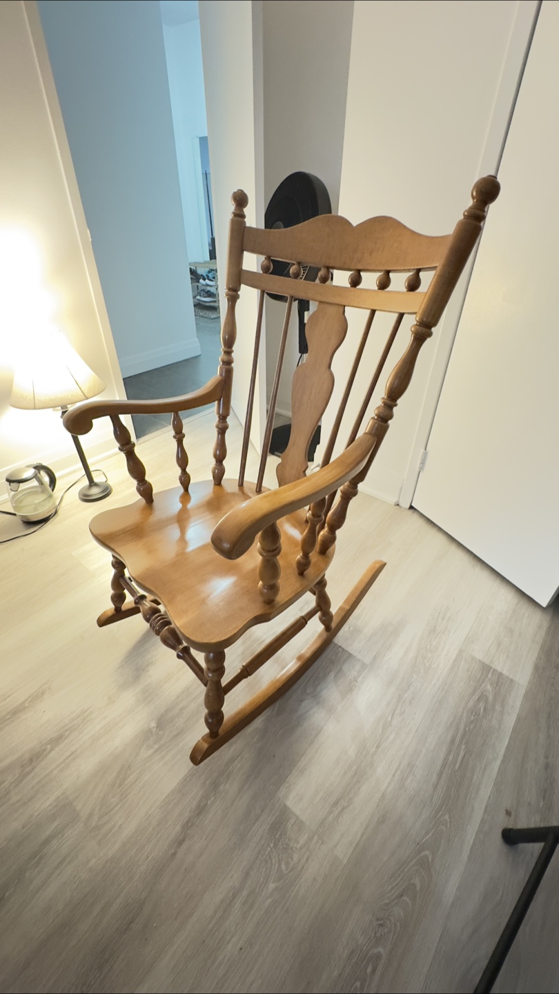 Wooden Rocking Chair - photo 5