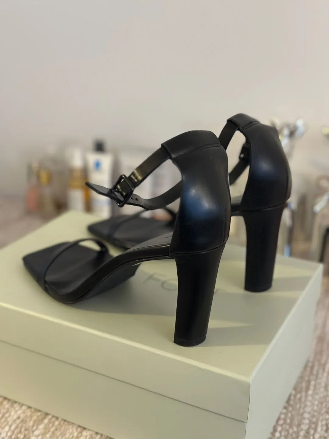 OAK + FORT Black Leather Block Heel Sandals image indicator(2)