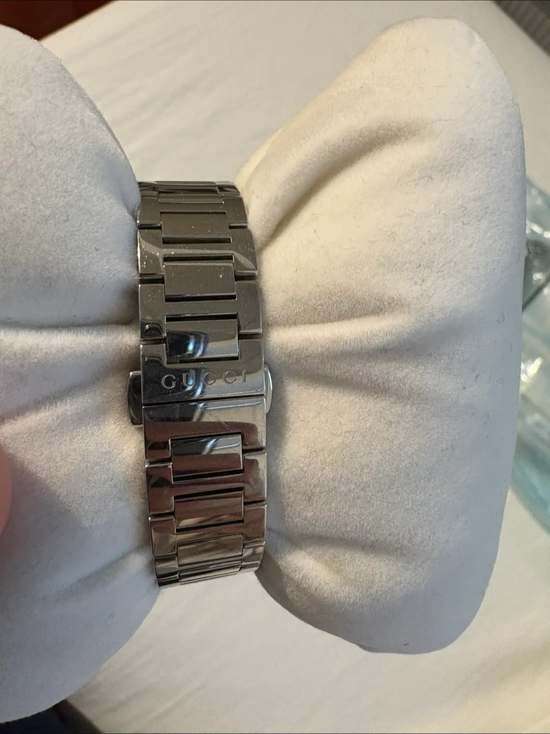 Gucci Steel Watch with diamond YA142504 image indicator(5)