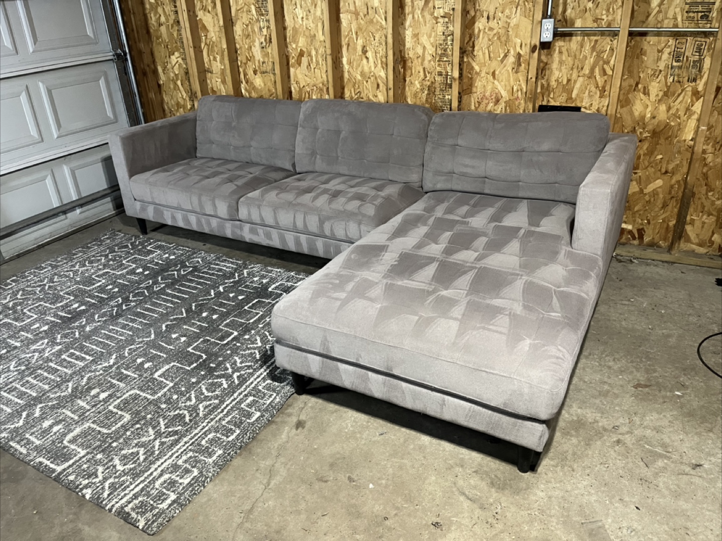 FREE DELIVERY - Modern Gray Tufted Sectional Sofa - photo 2