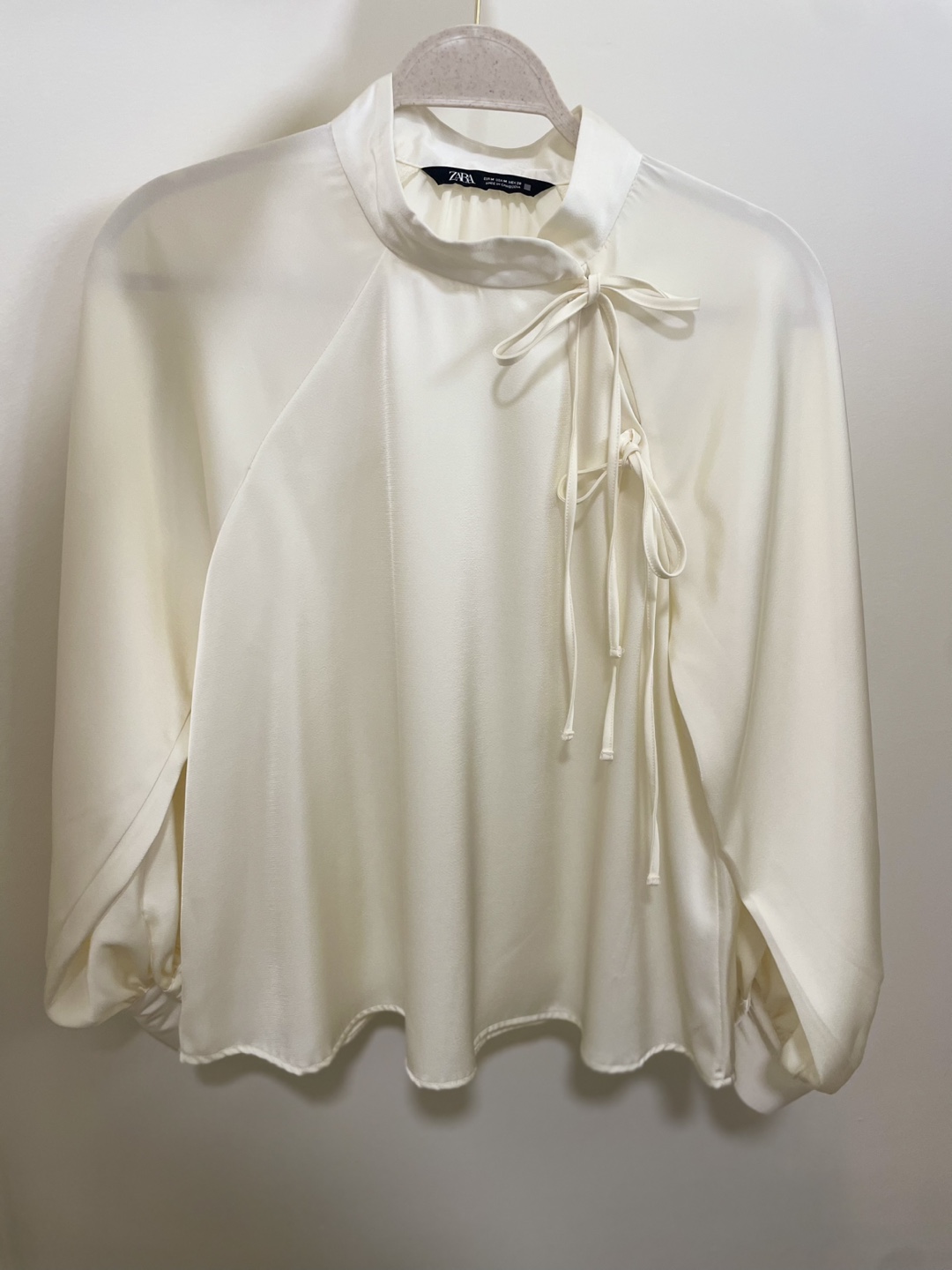 Zara Cream Blouse, Size S . NEVER WORN