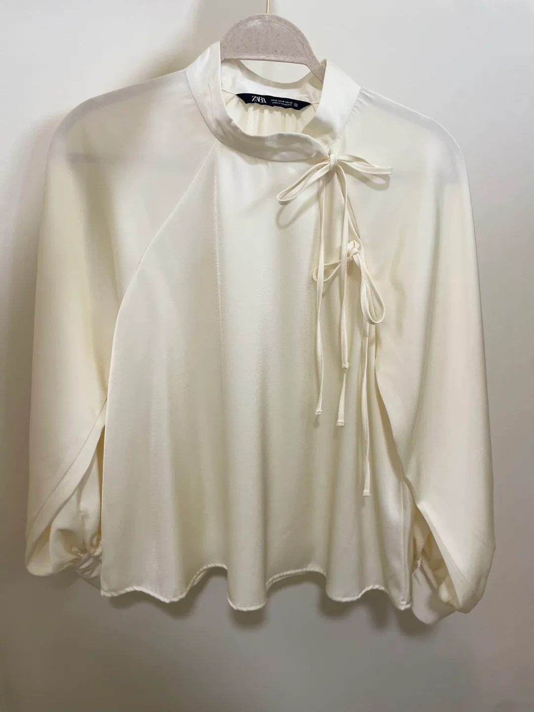 Zara Cream Blouse, Size S . NEVER WORN thumbnail