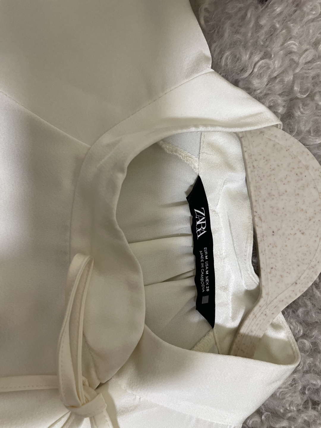 Zara Cream Blouse, Size S . NEVER WORN - photo 3