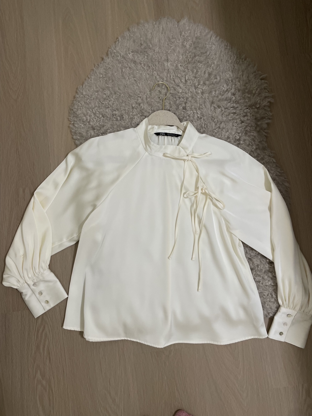 Zara Cream Blouse, Size S . NEVER WORN - photo 2