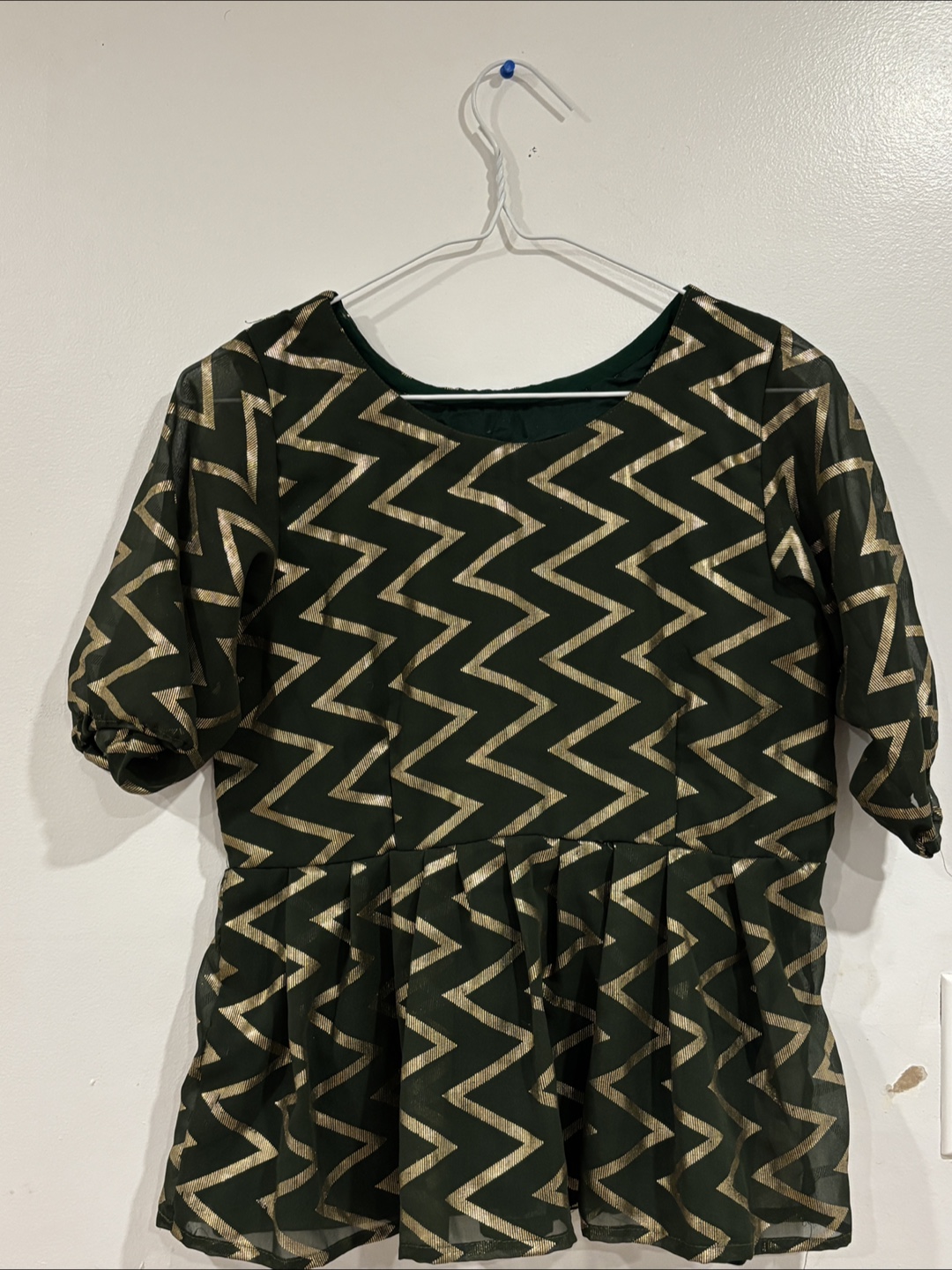Women's Green and Gold Zigzag Print Peplum Top - photo 2