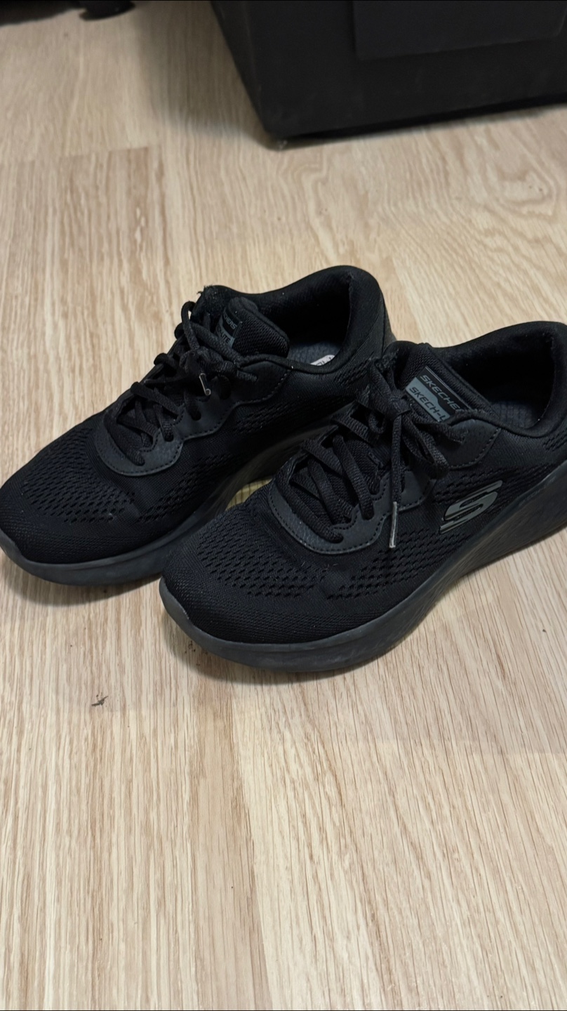Skechers Women's Black Running Shoes - Size 7