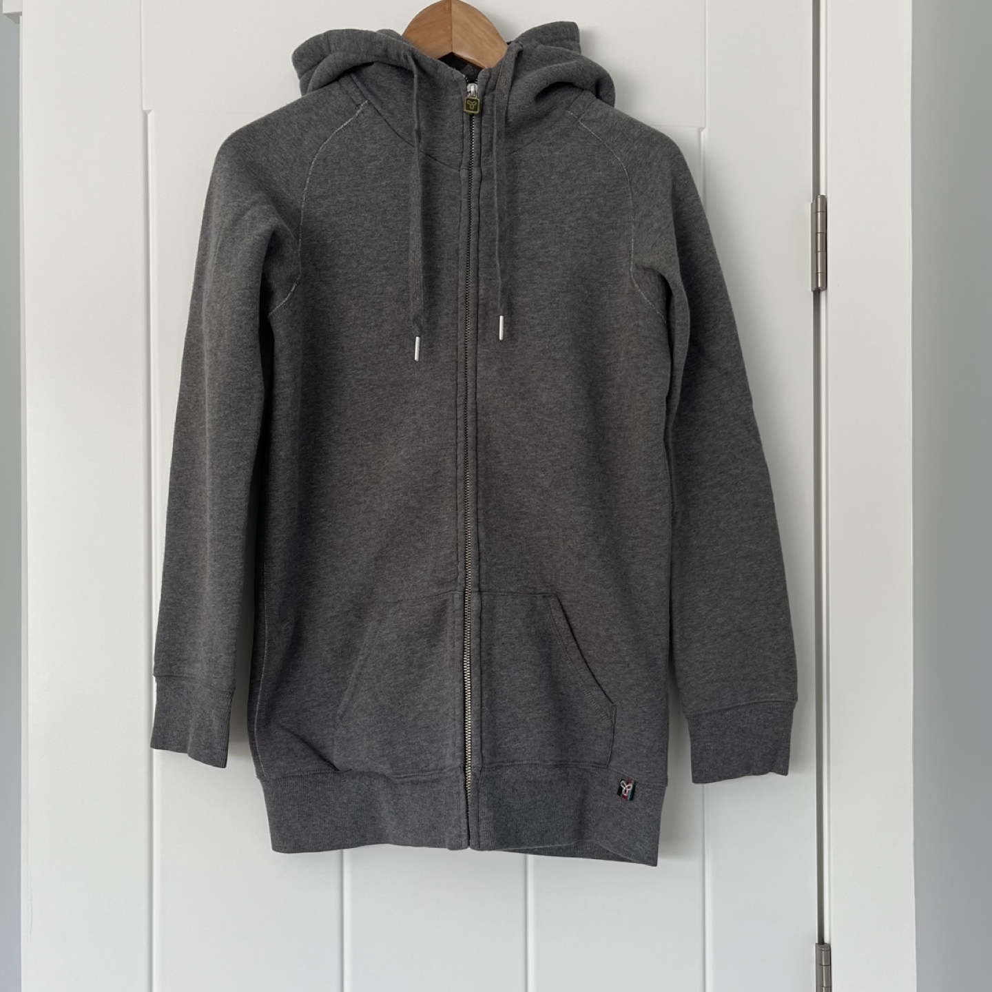 Aritzia TNA Long Length Grey Zip Up Drawstring Hoodie