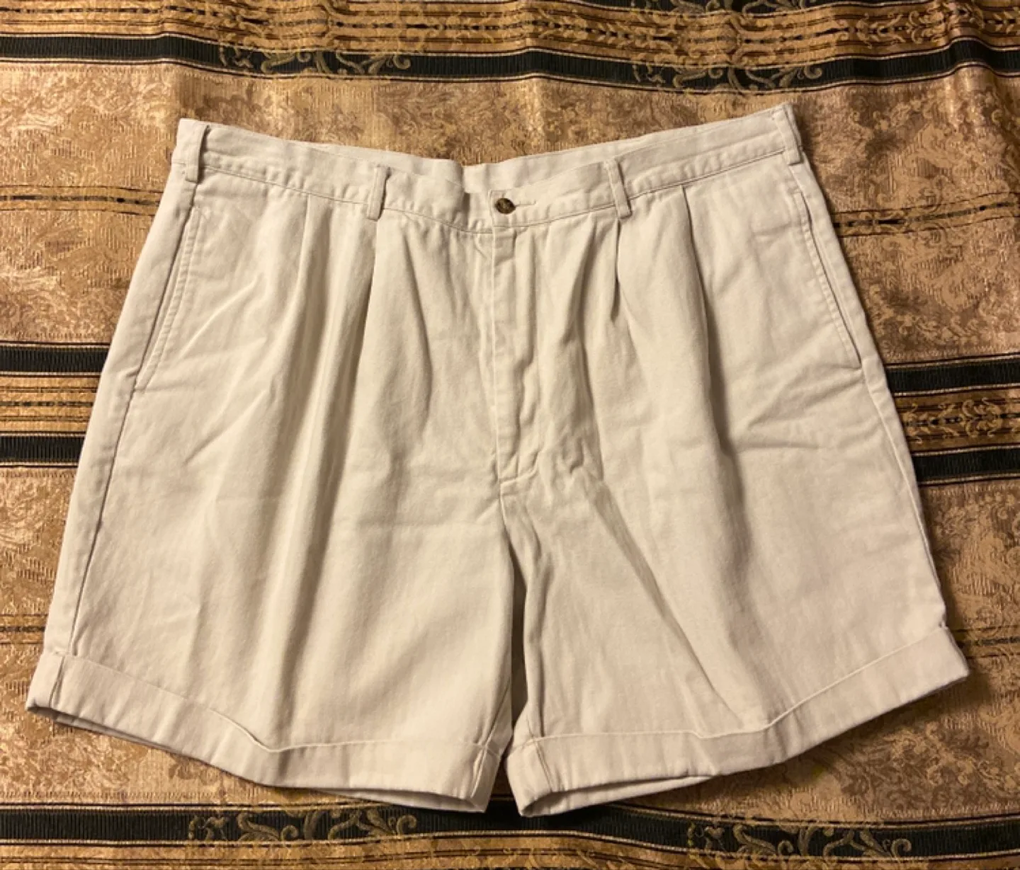 Men's Khaki Shorts Size 44 image indicator(3)