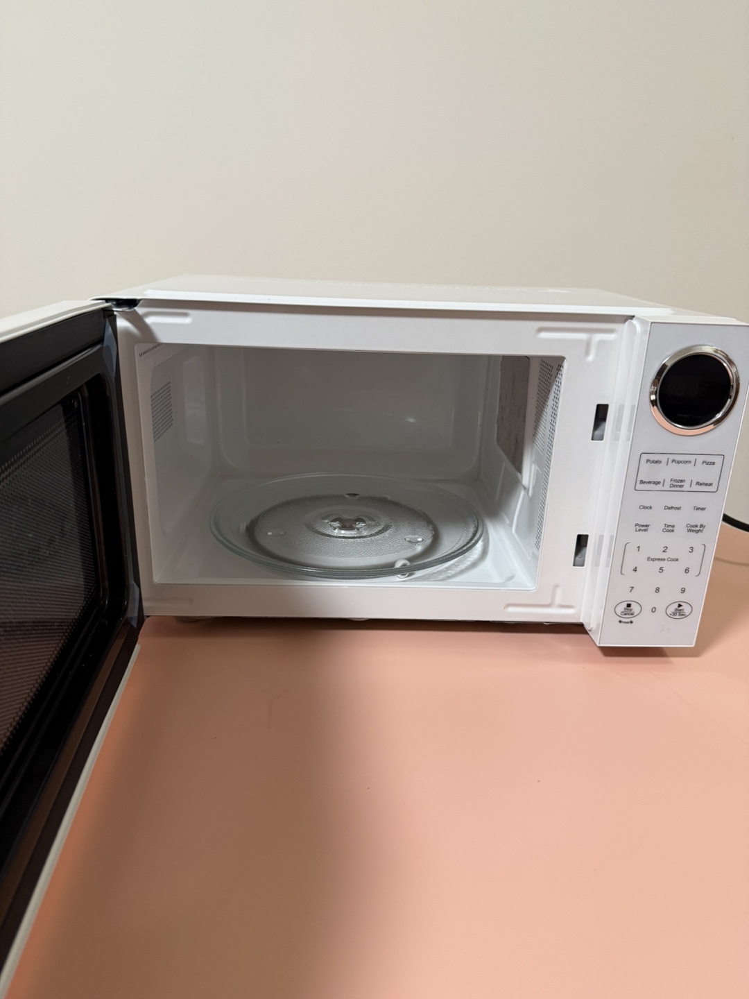 Nostalgia 0.9 cu ft Compact Microwave - White - photo 2