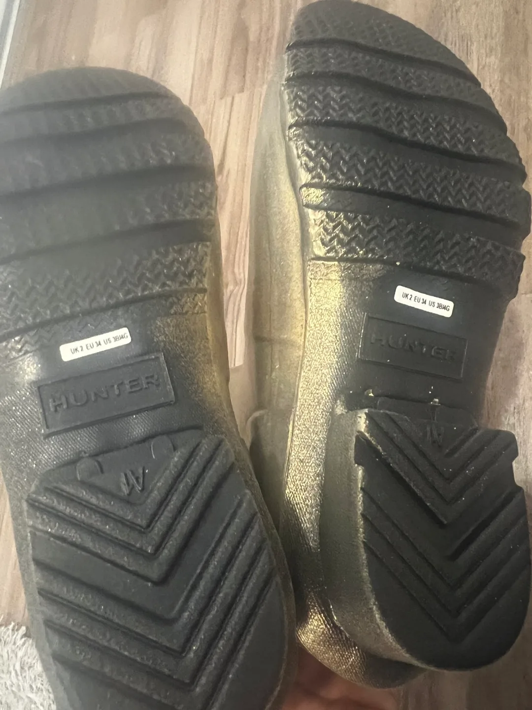 Hunter Kids' Metallic Gold Rain Boots - Size 2 image indicator(2)