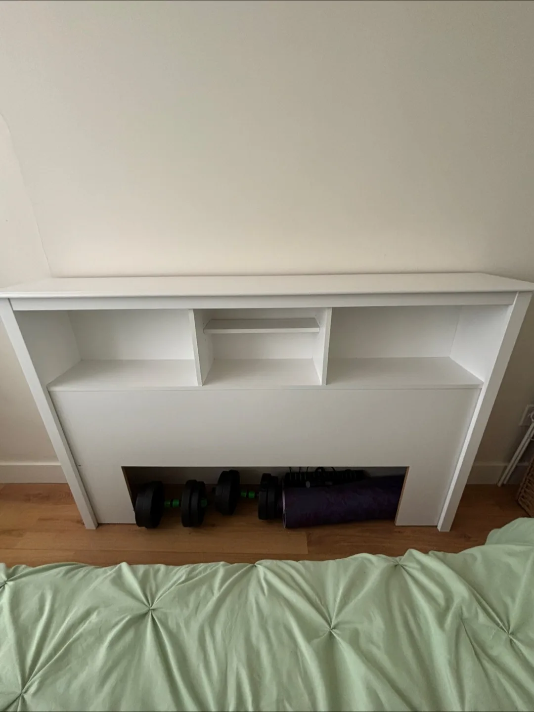 White Wooden Headboard with Shelves image indicator(3)