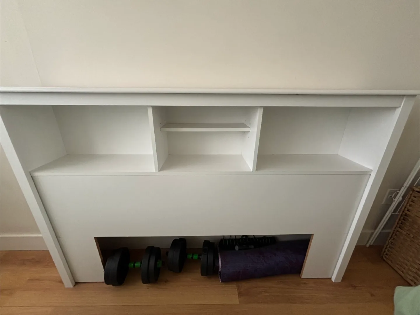 White Wooden Headboard with Shelves image indicator(4)