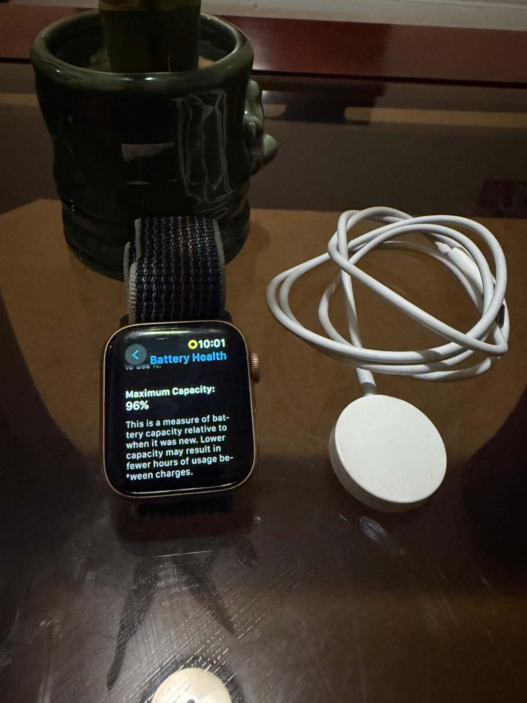 Apple  Watch Series 6 (GPS) 40mm Gold