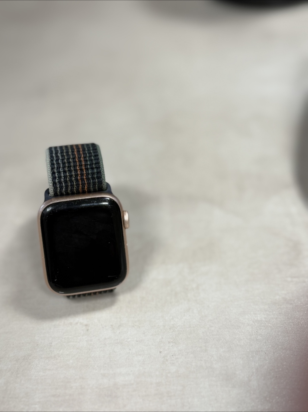 Apple  Watch Series 6 (GPS) 40mm Gold - photo 4