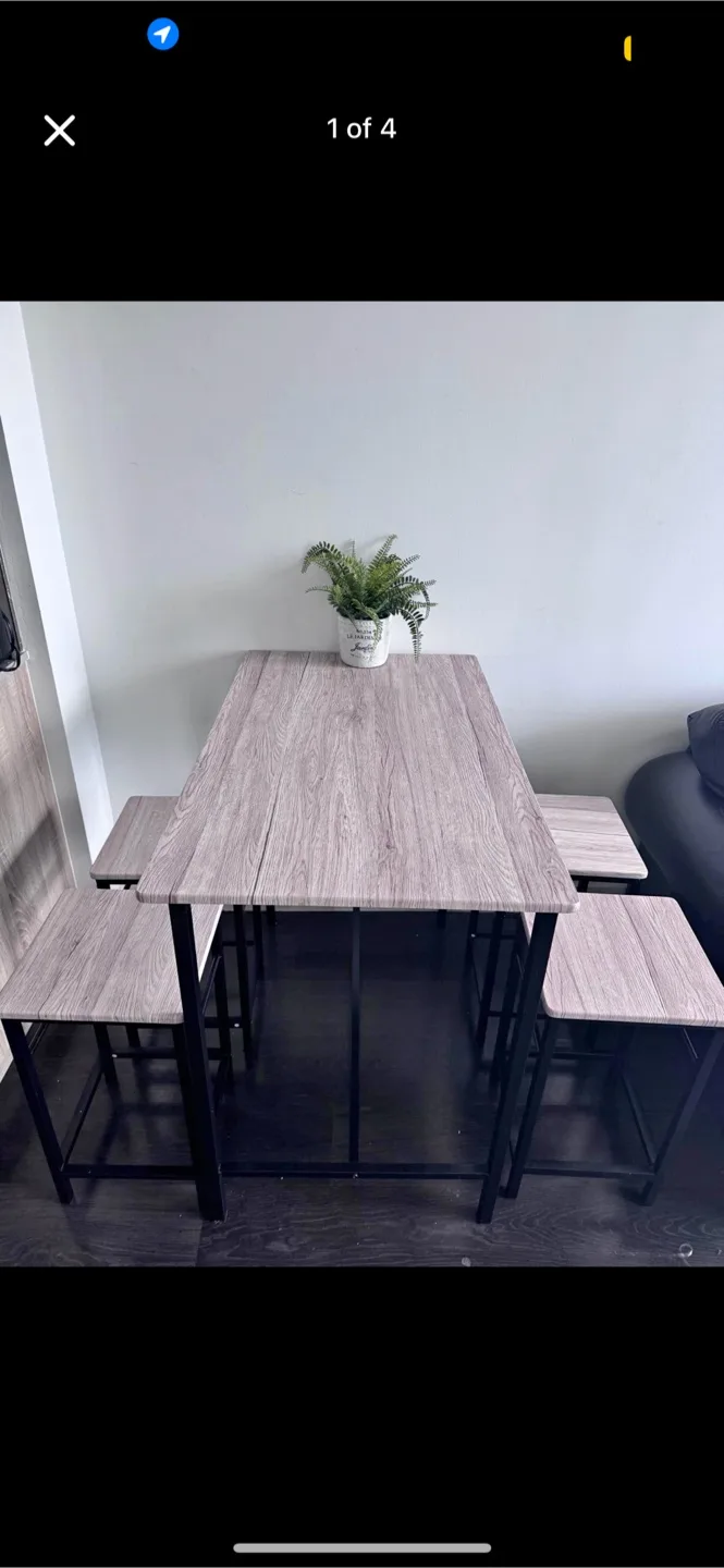 Kitchen Breakfast Table with 4 Stools image indicator(4)